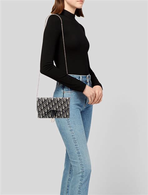 dior saddle pouch with chain